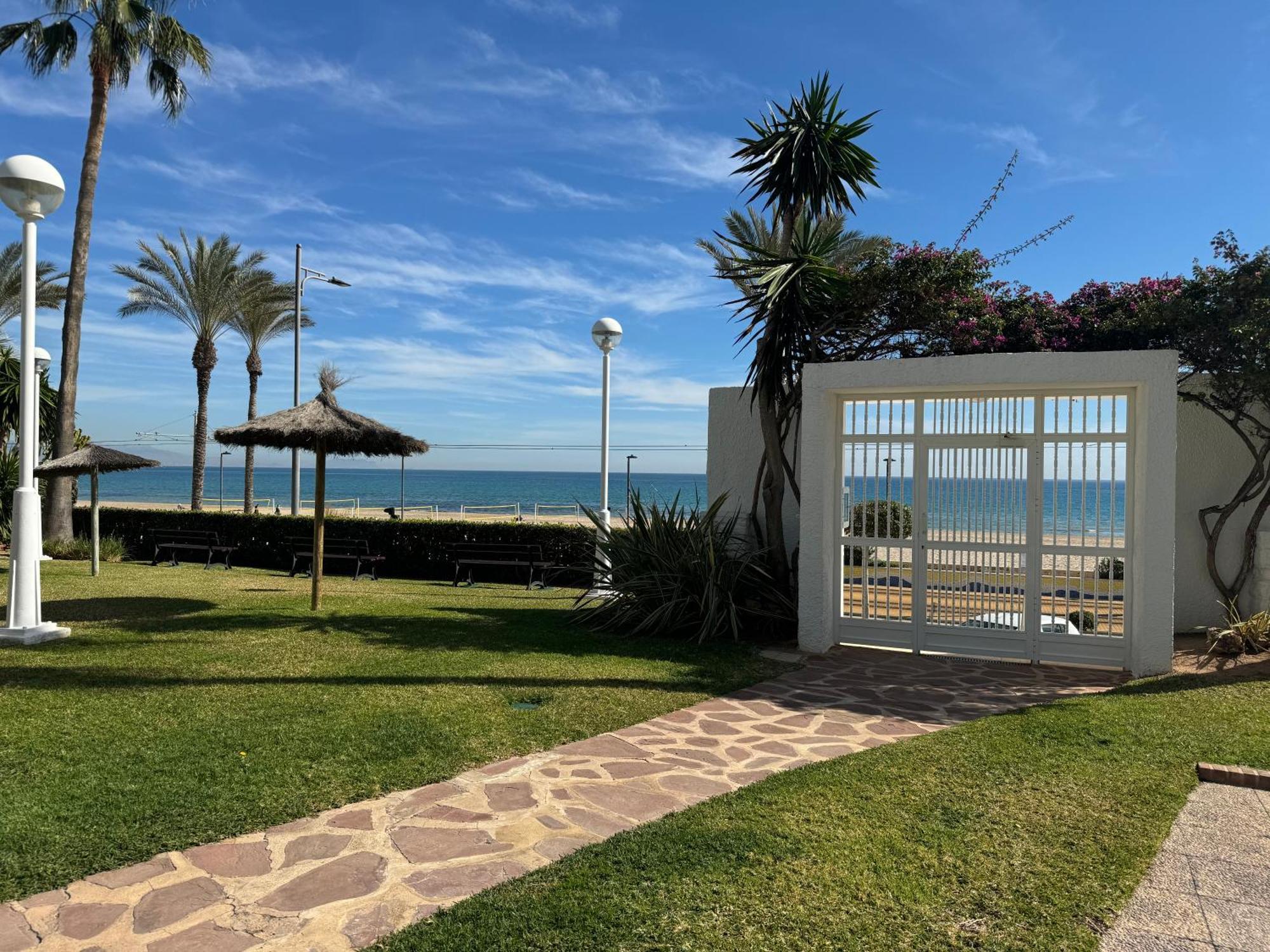 Apartamento Muchavista Primera Linea De Playa By El Conserje إل كامبيلو المظهر الخارجي الصورة